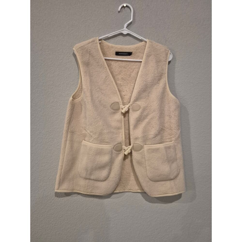 MeroKetty Women’s Apricot‎ Vest – Size Small – Lightweight & Stylish